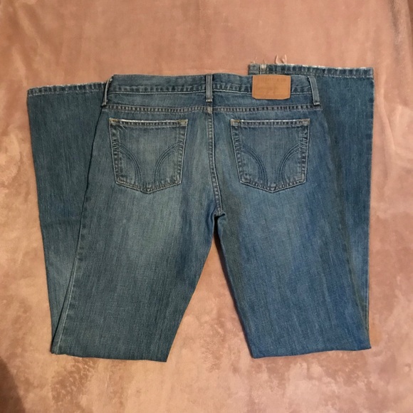 SOLD!!! Women’s Hollister Jeans - Picture 2 of 6